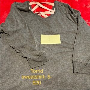 Torrid sweatshirt NWOT- size 5